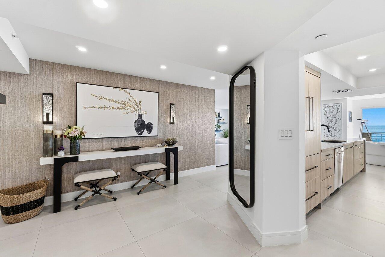 4001 North Ocean Boulevard, Unit 907 Boca Raton, FL 33431 - Photo 3 of 58 FOYER ENTRANCE