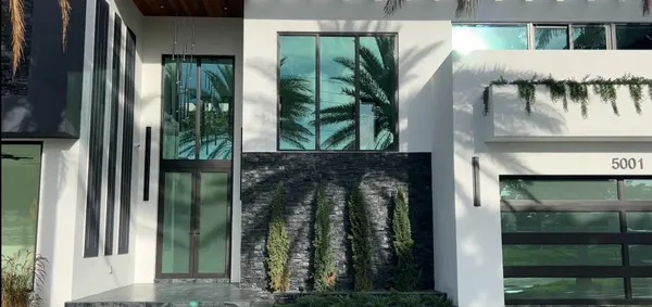 $2,880,000 | 5001 Northeast 27th Avenue, Lighthouse Point, FL 33064