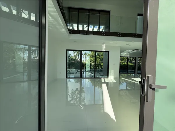 $2,880,000 | 5001 Northeast 27th Avenue, Lighthouse Point, FL 33064