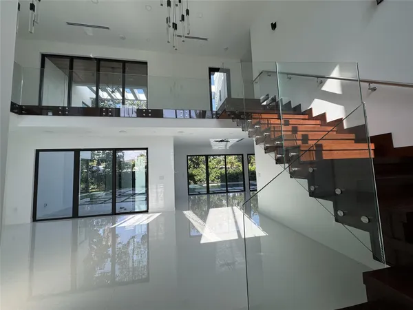 $2,880,000 | 5001 Northeast 27th Avenue, Lighthouse Point, FL 33064