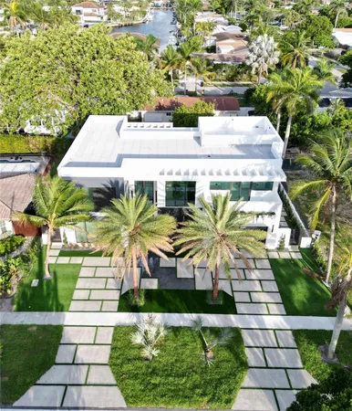 $2,880,000 | 5001 Northeast 27th Avenue, Lighthouse Point, FL 33064