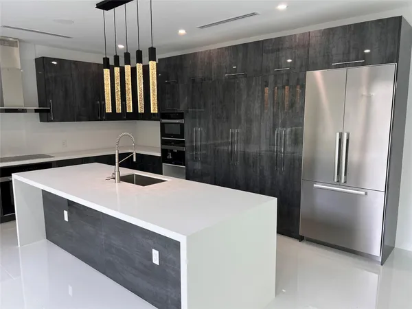 $2,880,000 | 5001 Northeast 27th Avenue, Lighthouse Point, FL 33064