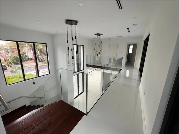 $2,880,000 | 5001 Northeast 27th Avenue, Lighthouse Point, FL 33064