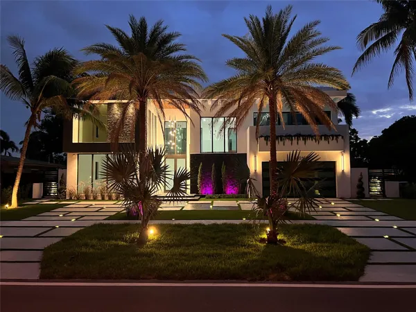 $2,880,000 | 5001 Northeast 27th Avenue, Lighthouse Point, FL 33064