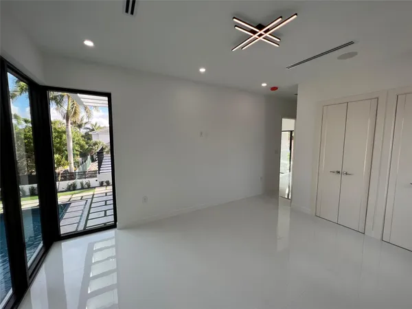 $2,880,000 | 5001 Northeast 27th Avenue, Lighthouse Point, FL 33064