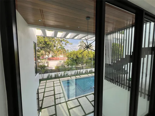 $2,880,000 | 5001 Northeast 27th Avenue, Lighthouse Point, FL 33064