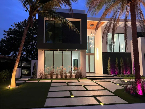 $2,880,000 | 5001 Northeast 27th Avenue, Lighthouse Point, FL 33064