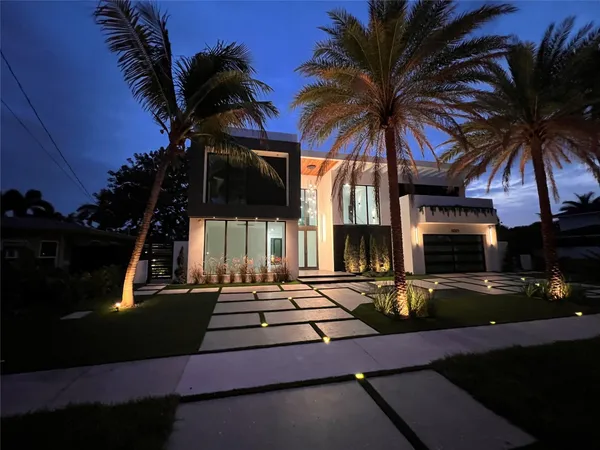 $2,880,000 | 5001 Northeast 27th Avenue, Lighthouse Point, FL 33064