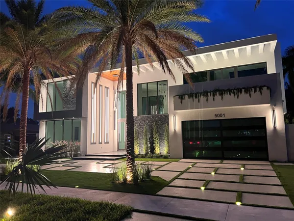 $2,880,000 | 5001 Northeast 27th Avenue, Lighthouse Point, FL 33064