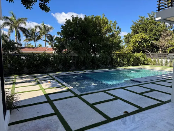 $2,880,000 | 5001 Northeast 27th Avenue, Lighthouse Point, FL 33064