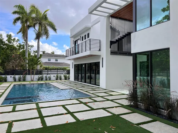 $2,880,000 | 5001 Northeast 27th Avenue, Lighthouse Point, FL 33064