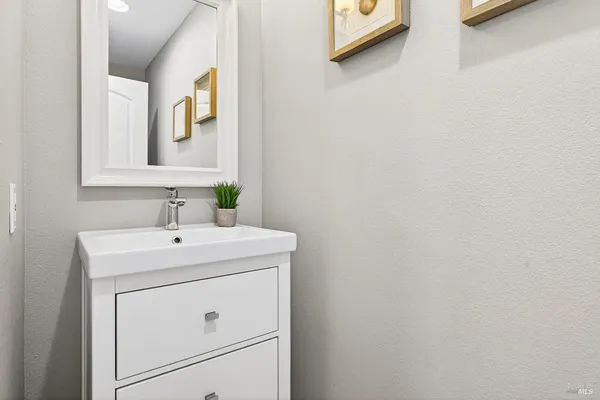 $1,075,000 | 4720 Granada Drive, Santa Rosa, CA 95409