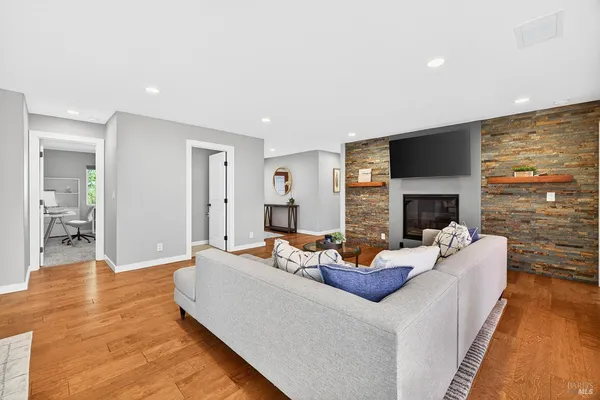 $1,075,000 | 4720 Granada Drive, Santa Rosa, CA 95409