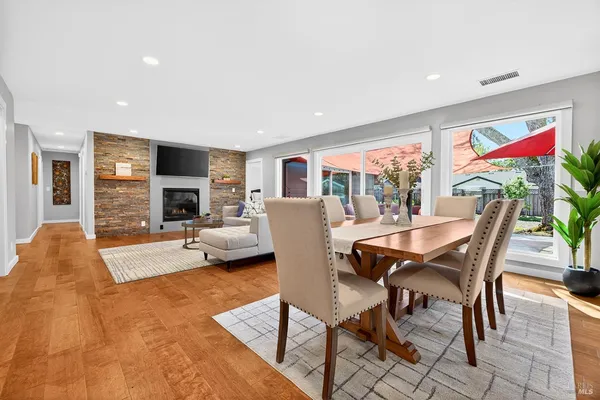 $1,075,000 | 4720 Granada Drive, Santa Rosa, CA 95409