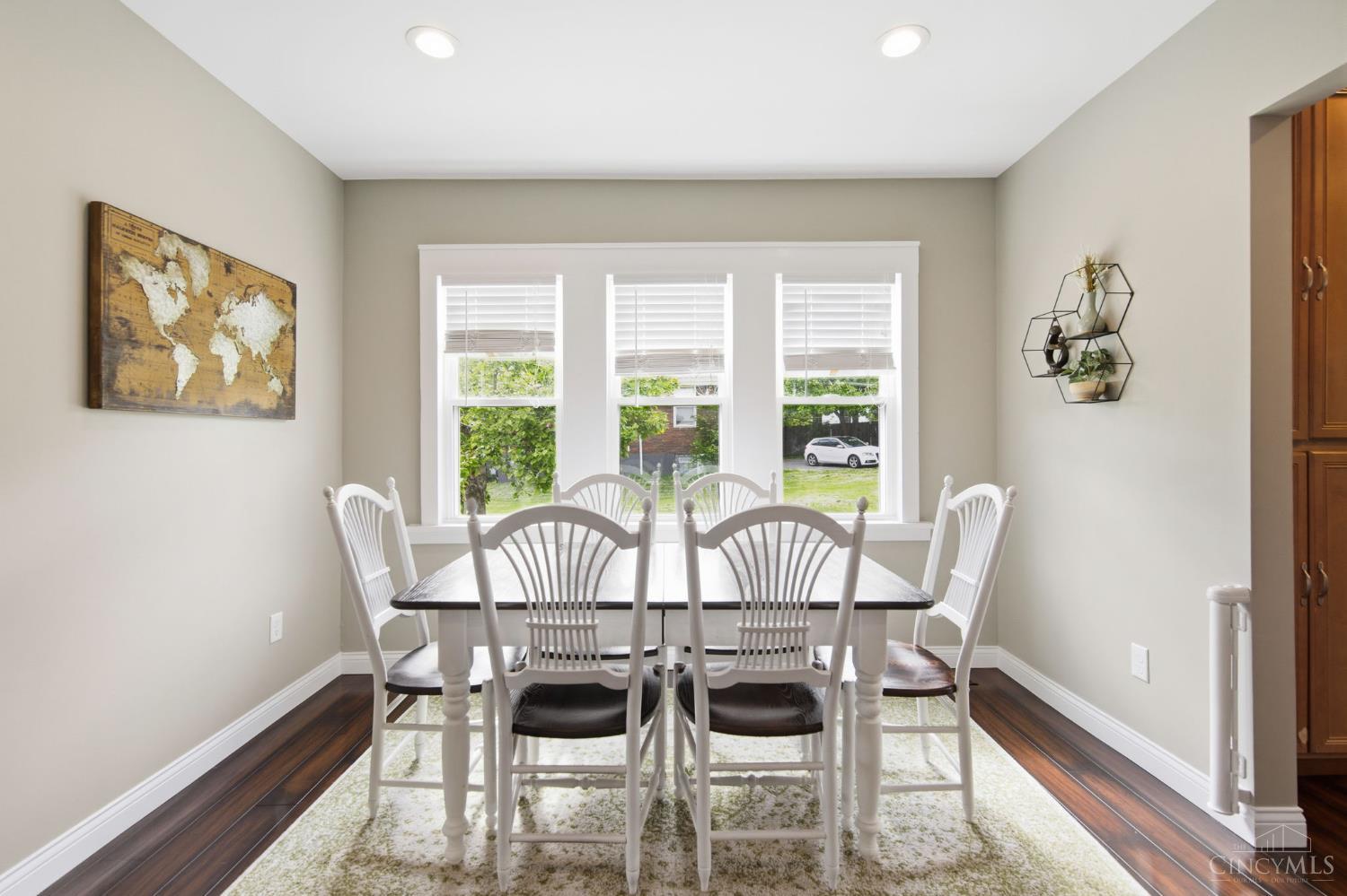 3654 Boomer Road Cincinnati, OH 45247 - Photo 8 of 33 Gallery Image 8