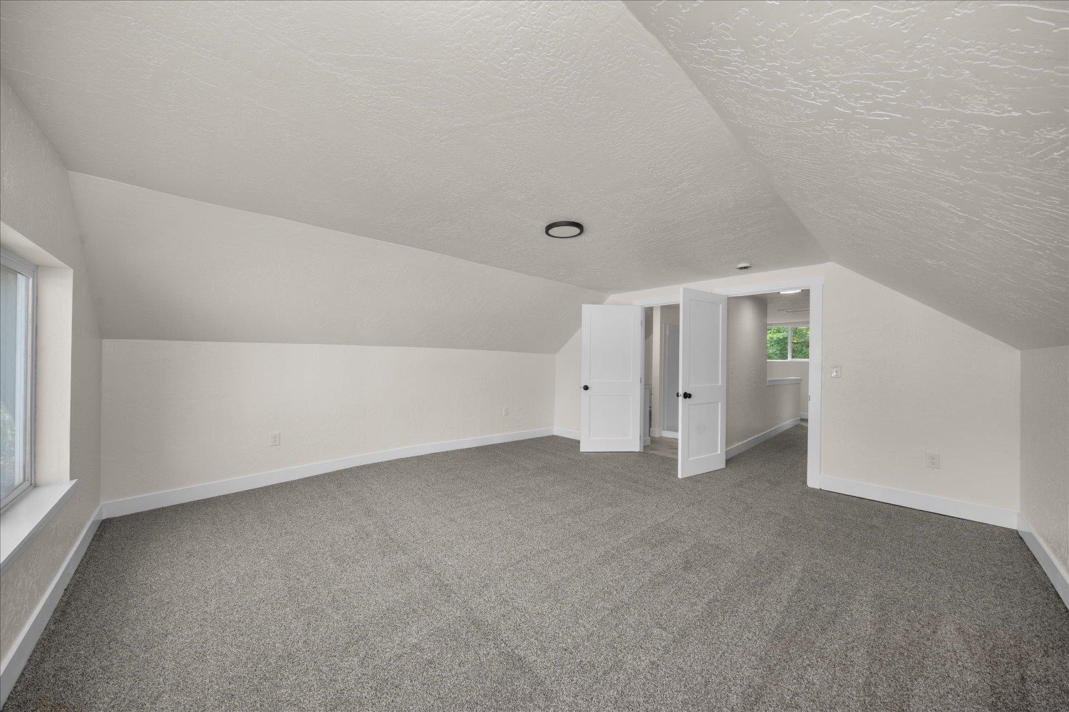 922 South Sherman Street Spokane, WA 99202 - Photo 18 of 34