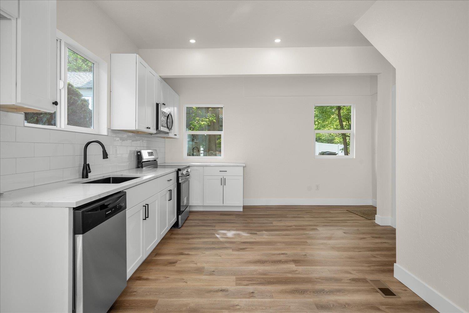 922 South Sherman Street Spokane, WA 99202 - Photo 8 of 34