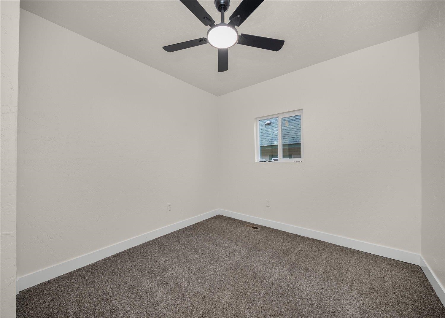 922 South Sherman Street Spokane, WA 99202 - Photo 9 of 34