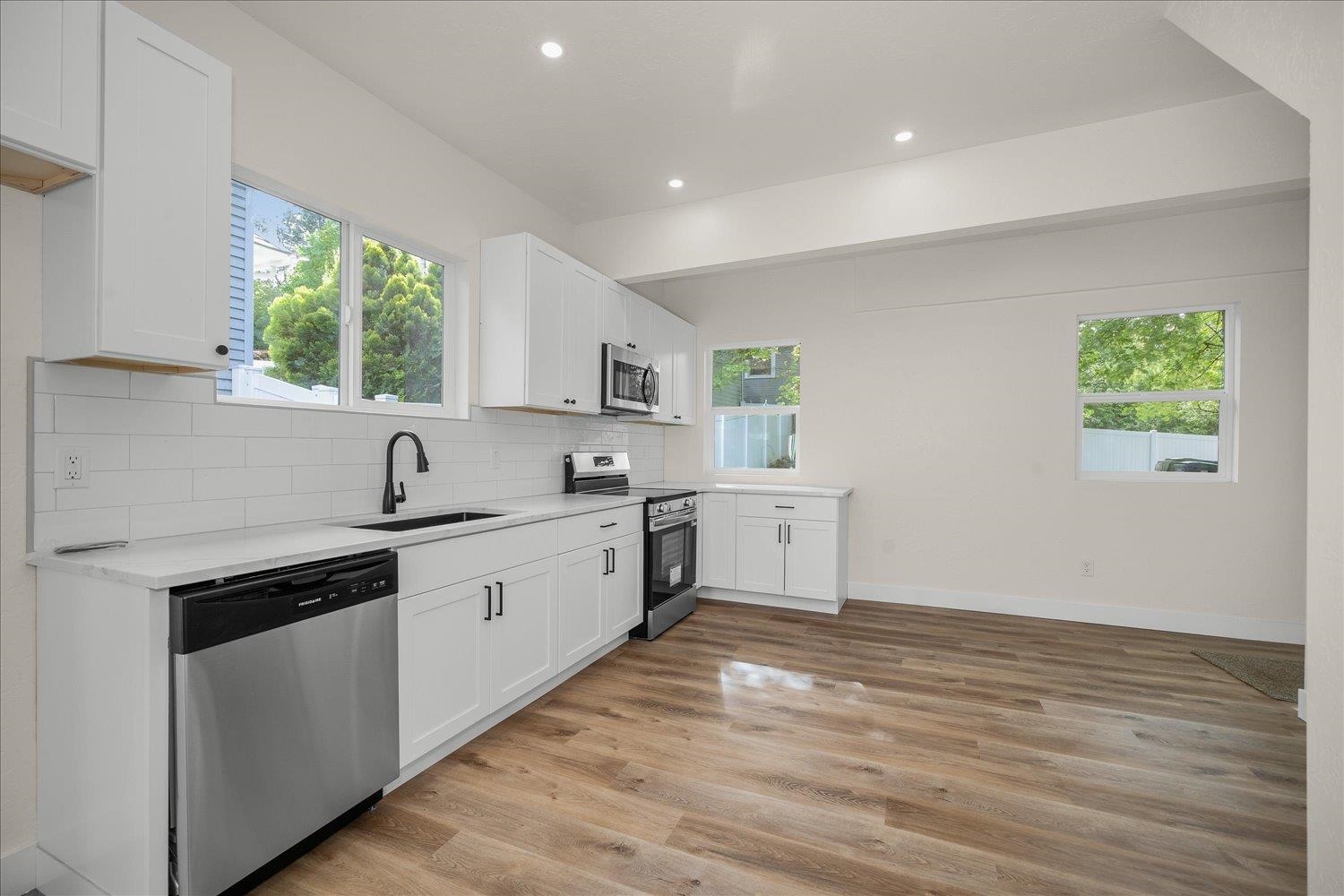 922 South Sherman Street Spokane, WA 99202 - Photo 10 of 34