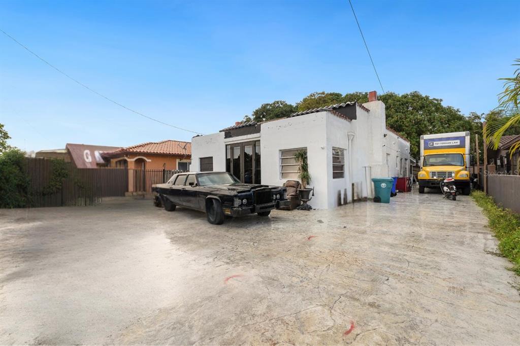 1829 5th Miami, FL 33125 - Photo 2 of 23
