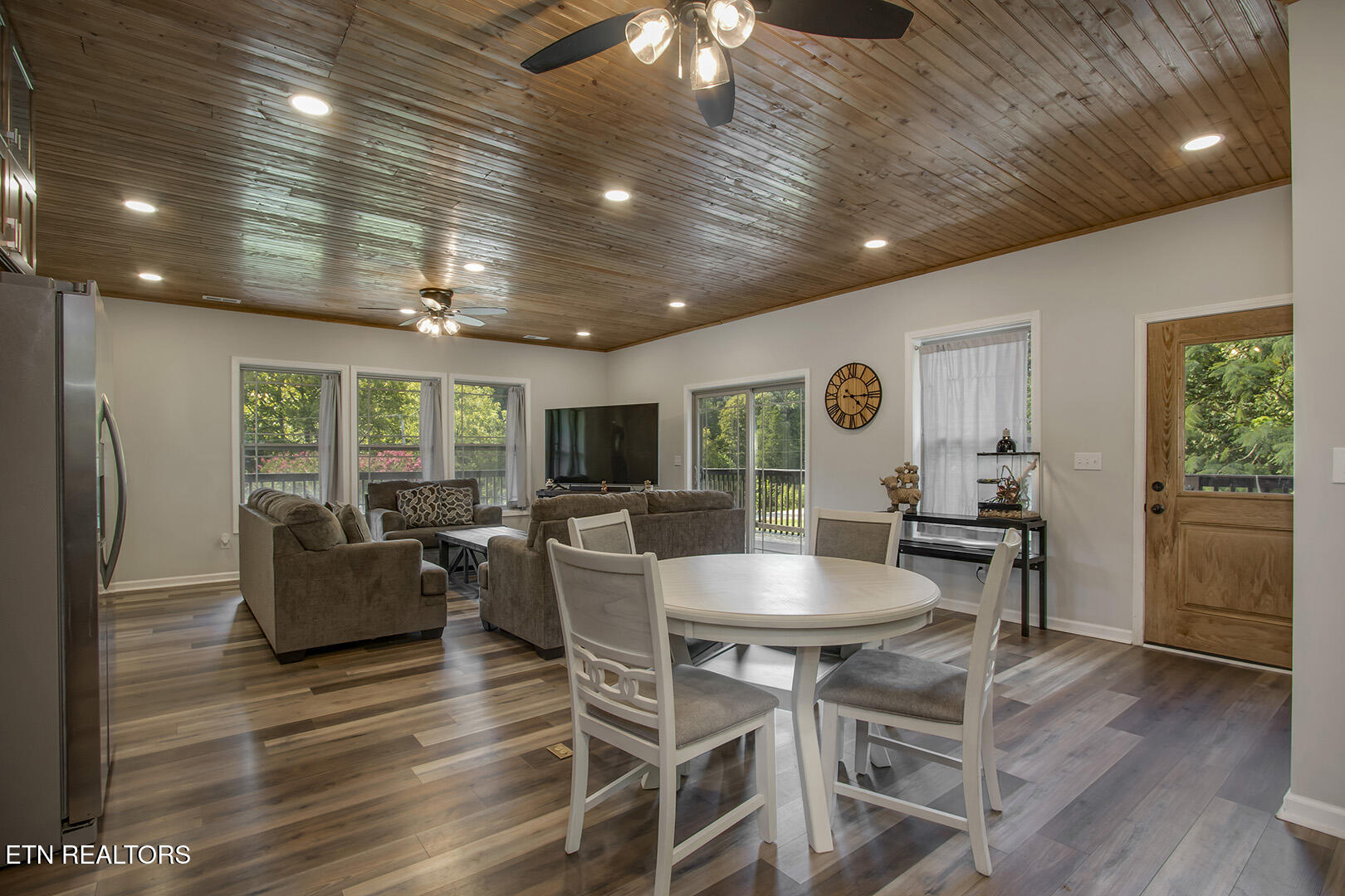 287 Cave Creek Road Loudon, TN 37774 - Photo 18 of 60 18_CaveCreekRoad_287_Eat-InKitchen03