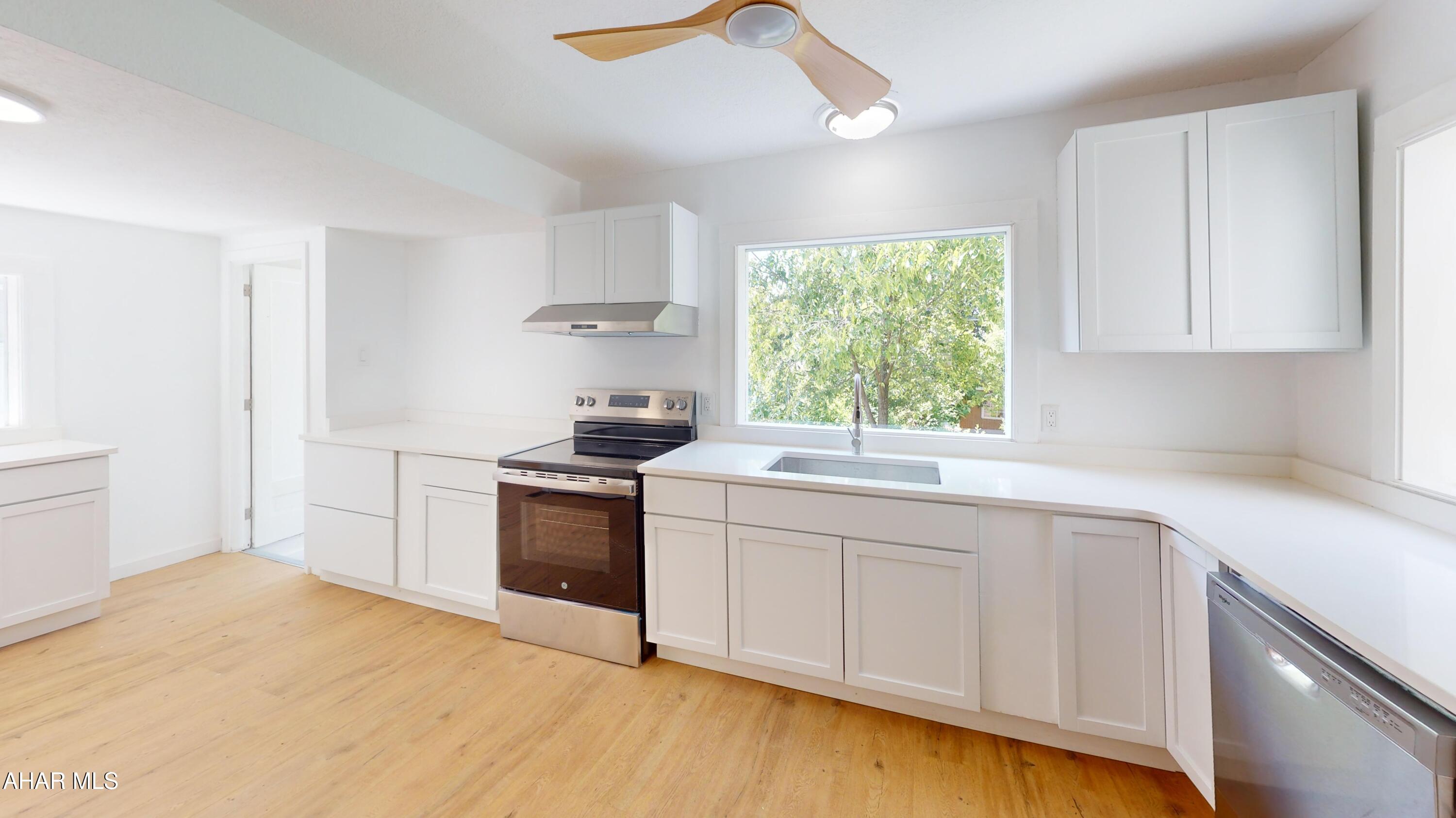 304 Poplar Street Roaring Spring, PA 16673 - Photo 6 of 31