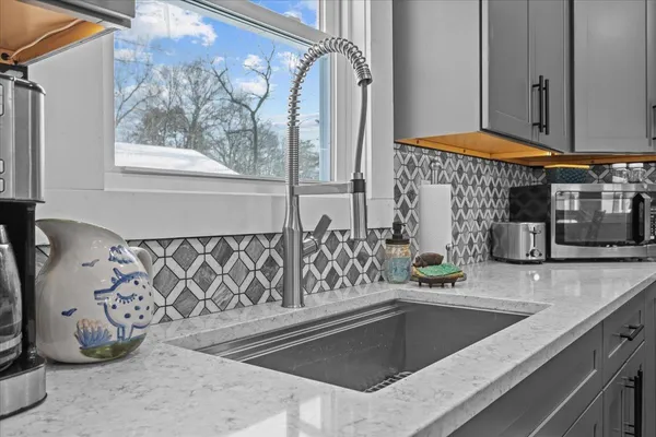 $524,900 | 281 Red Oak Drive, Colchester, VT 05446