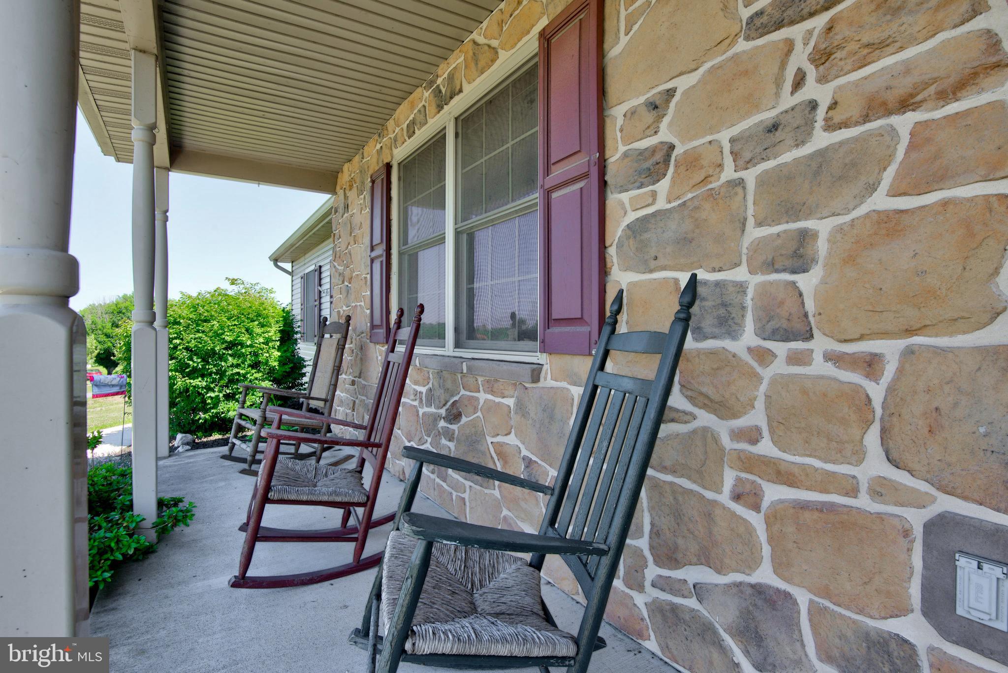 225 North Grant Road Thomasville, PA 17364 - Photo 4 of 49 Front porch