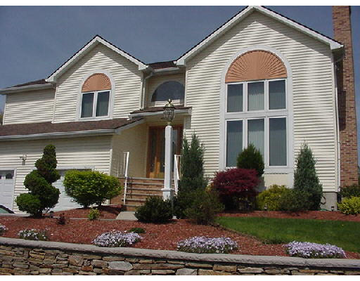 17 Constitution Road Stoneham, MA 02180 - Photo 1 of 1 Gallery Image 1