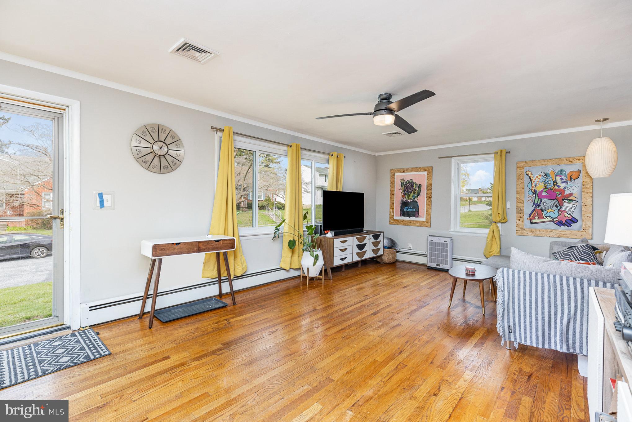 22 Maple Street Middletown, PA 17057 - Photo 5 of 28 Living room
