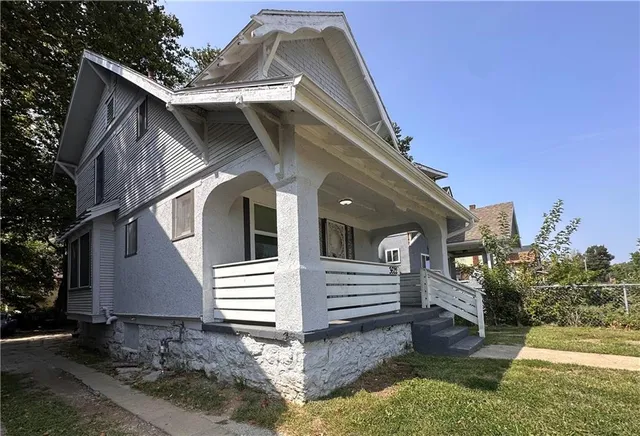 $159,900 | 3622 College Avenue, Kansas City, MO 64128