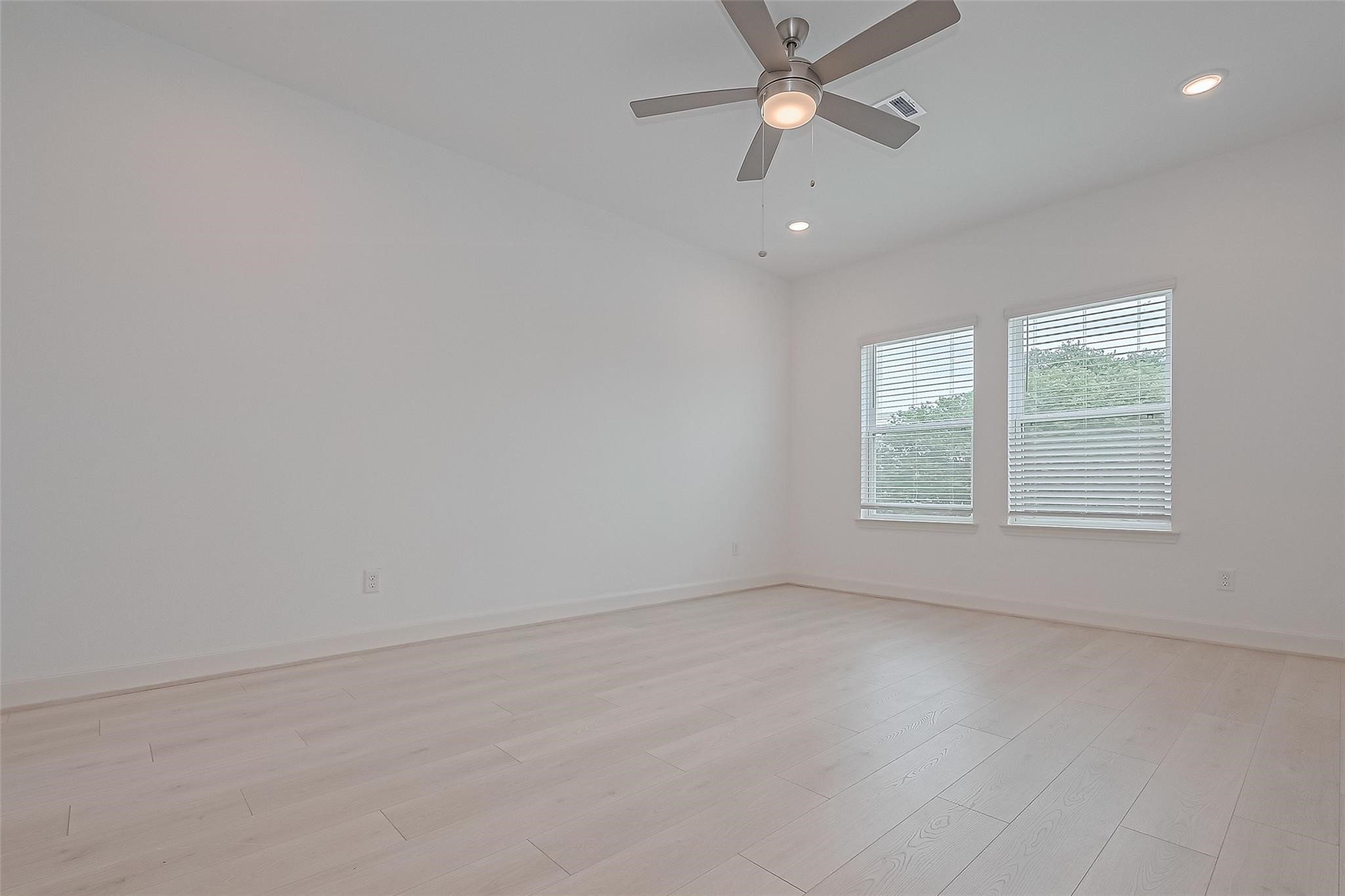 8913 Grovner Place Houston, TX 77080 - Photo 17 of 44