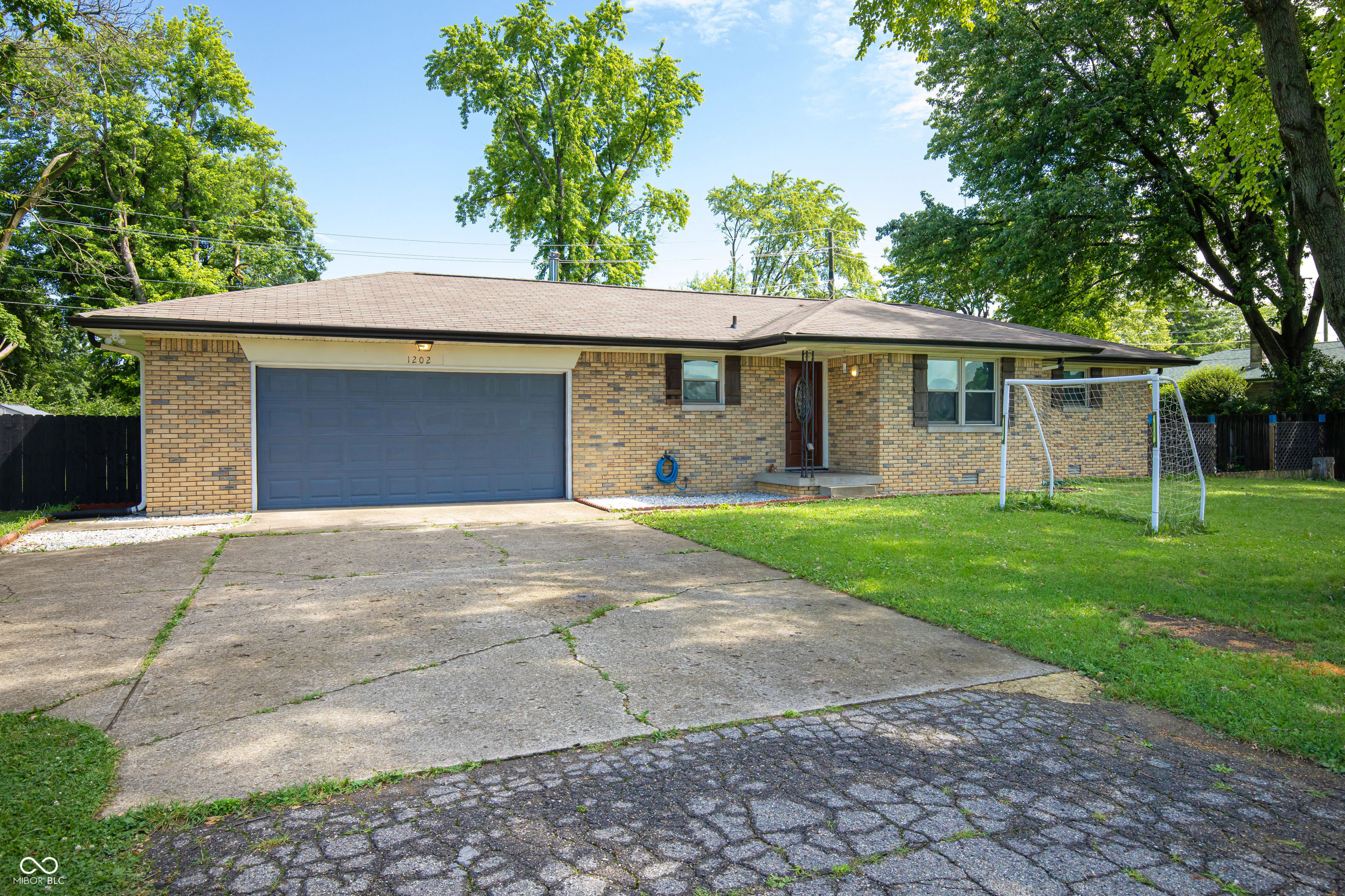 1202 East Stop 10 Road Indianapolis, IN 46227 - Photo 4 of 50 Gallery Image 4