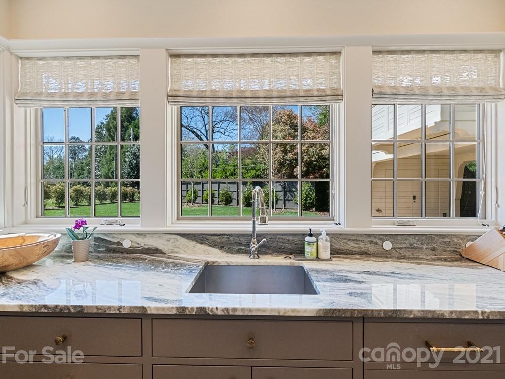 1150 Queens Road, Unit 6 Charlotte, NC 28207 - Photo 14 of 48 Gallery Image 14