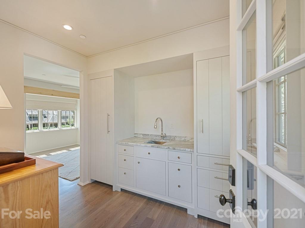 1150 Queens Road, Unit 6 Charlotte, NC 28207 - Photo 42 of 48 Gallery Image 42