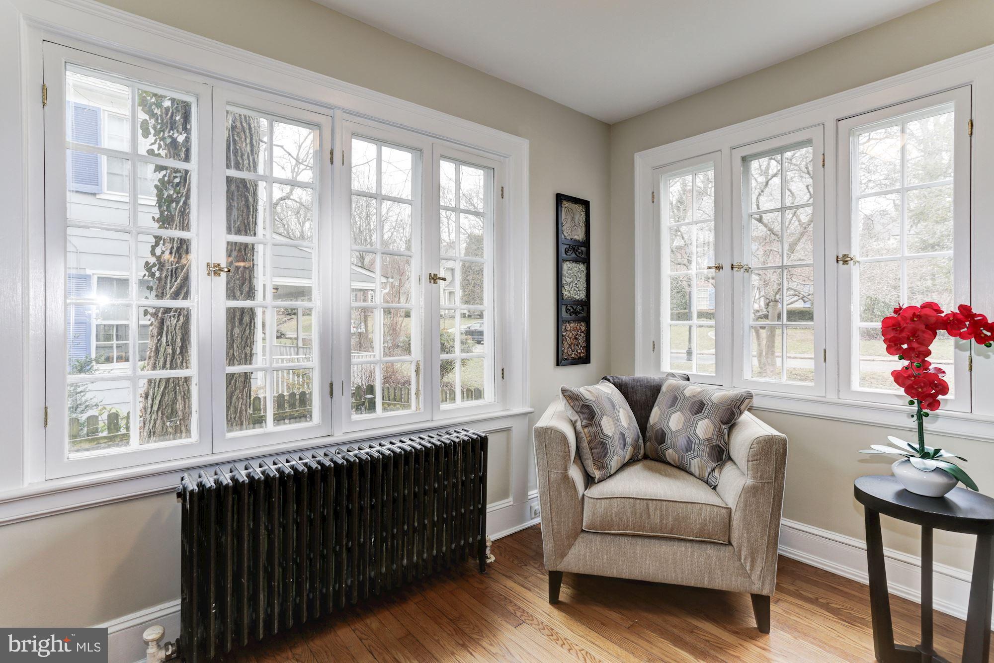337 Tunbridge Road Baltimore, MD 21212 - Photo 9 of 43 Sitting Area