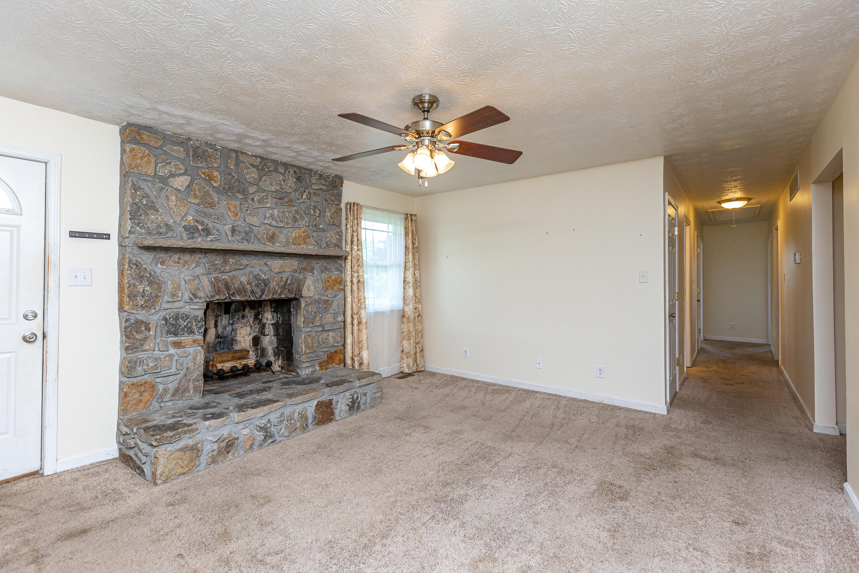 6110 Lebanon Road Danville, KY 40422 - Photo 9 of 45 1-10