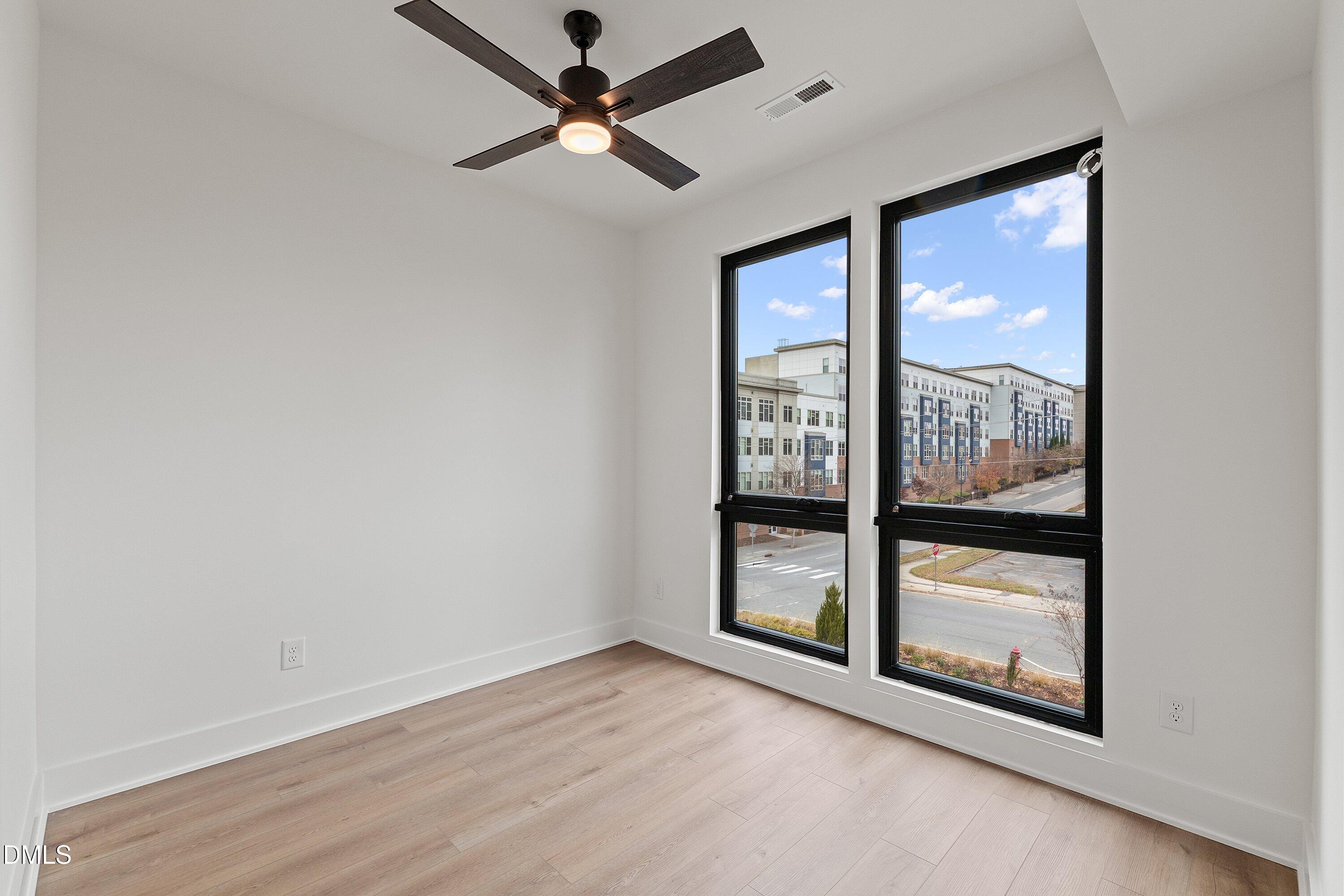 512 Gordon Street, Unit 305 Durham, NC 27701 - Photo 10 of 28 13-512 Gordon St, 305_0992