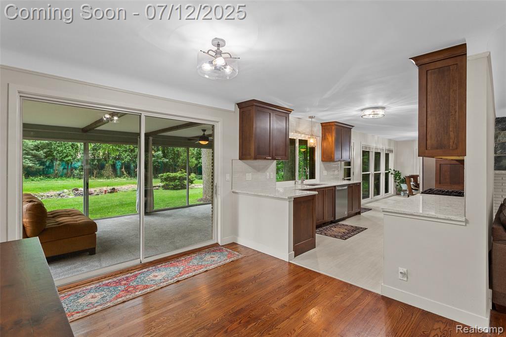 36357 Paddleford Road Farmington Hills, MI 48331 - Photo 6 of 35