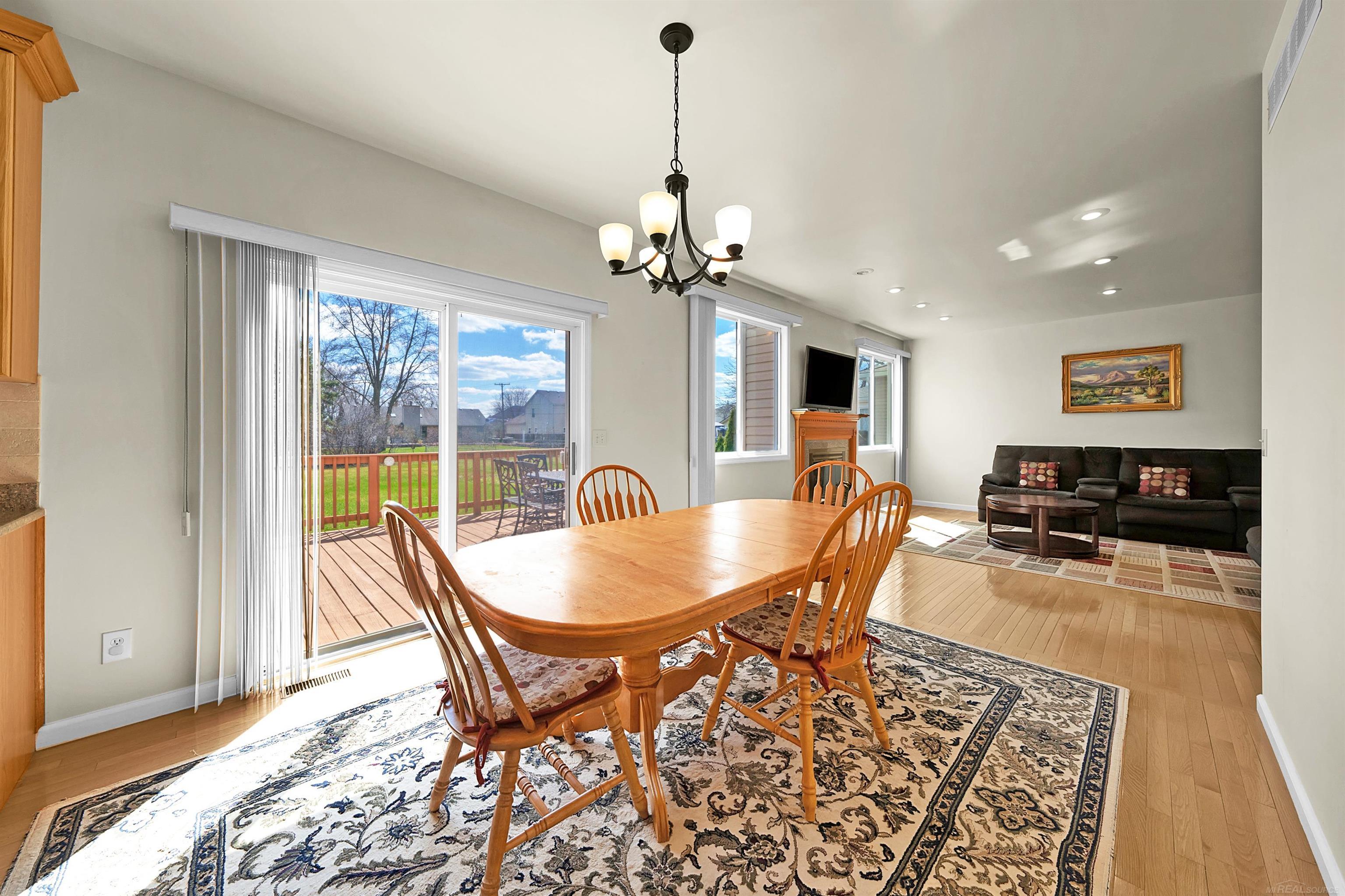 2094 Oakcrest Road Sterling Heights, MI 48310 - Photo 12 of 36 50171184-6cccd400-862a-4d58-a35e-1dd8c84bd18b.JPG