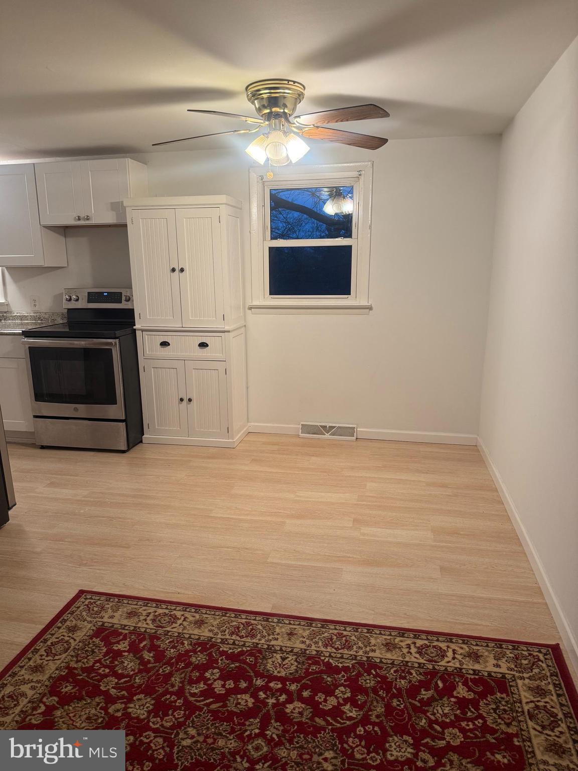 918 C Rabbit Hill Road Lititz, PA 17543 - Photo 3 of 4 a room with a stove and a refrigerator