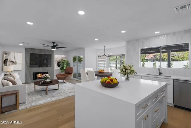 $695,000 | 2654 East Kenwood Street, Mesa, AZ 85213