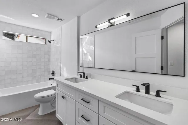 $695,000 | 2654 East Kenwood Street, Mesa, AZ 85213