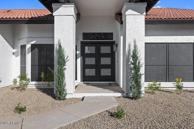 $695,000 | 2654 East Kenwood Street, Mesa, AZ 85213
