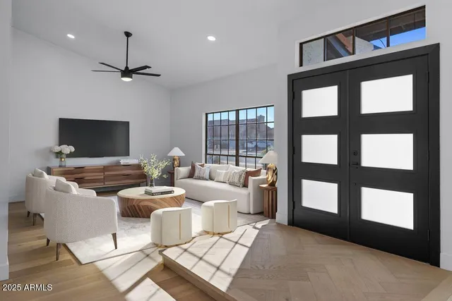 $695,000 | 2654 East Kenwood Street, Mesa, AZ 85213