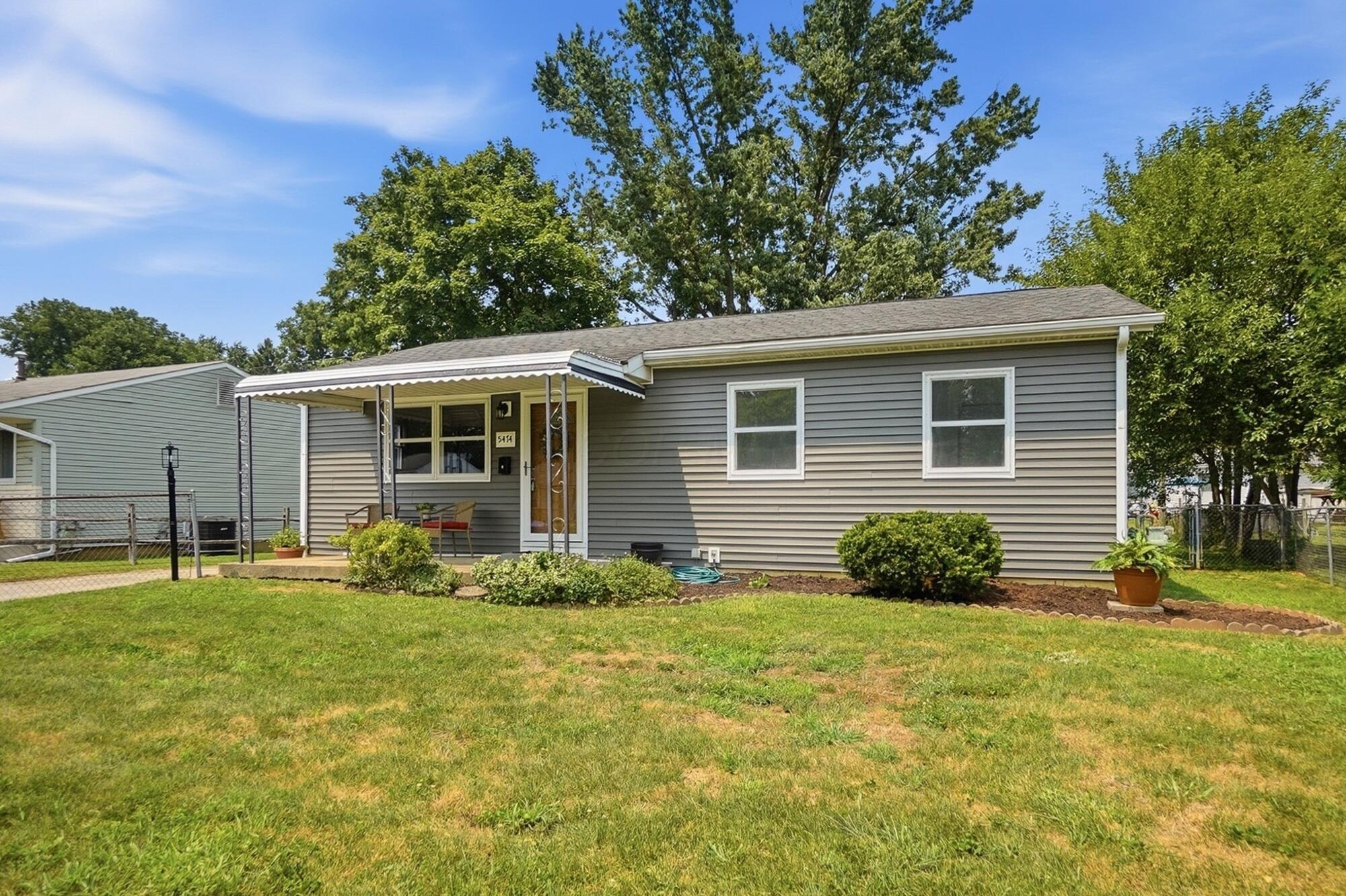 5474 Inlet Drive Columbus, OH 43232 - Photo 2 of 21 Front of House