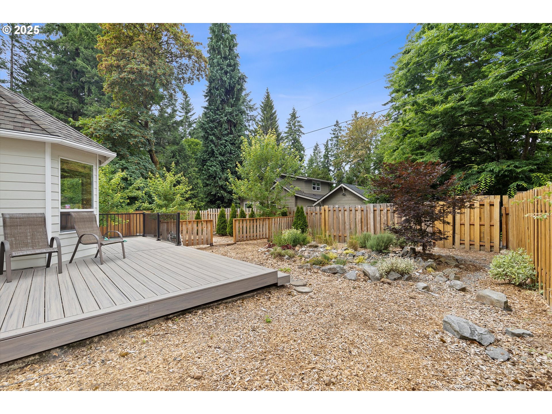 3475 Upper Drive Lake Oswego, OR 97035 - Photo 31 of 44 a view of a backyard