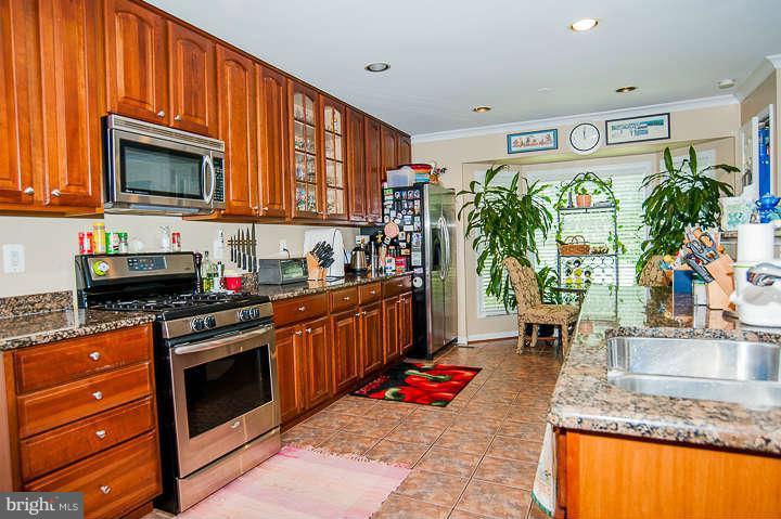 12337 Coleraine Court Reston, VA 20191 - Photo 15 of 30 Kitchen