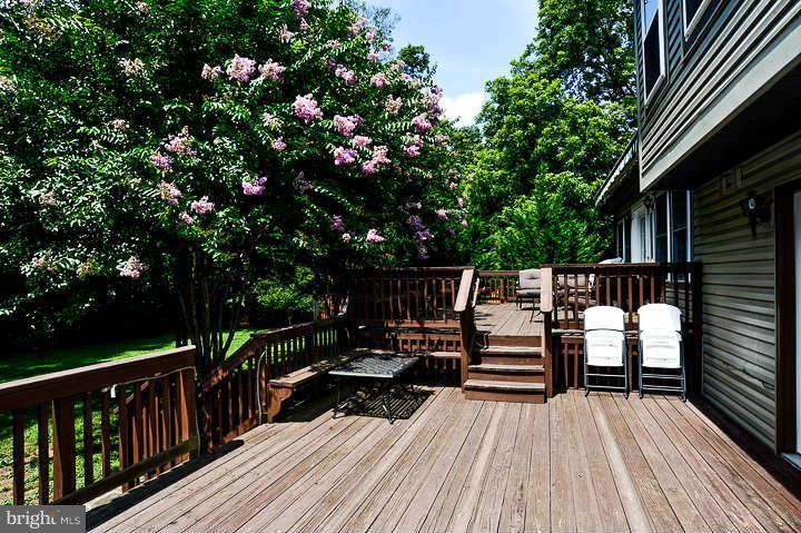 12337 Coleraine Court Reston, VA 20191 - Photo 24 of 30 Exterior Rear