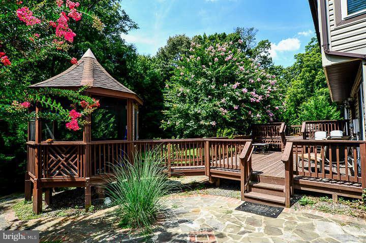 12337 Coleraine Court Reston, VA 20191 - Photo 26 of 30 Exterior General